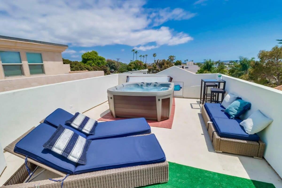 Rooftop Patio Hot Tub Ac & Bay Views Holiday home